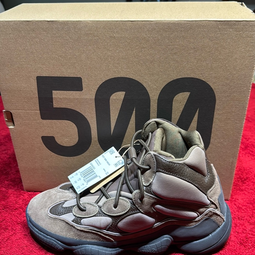 ADIDAS YEEZY 500 TAUPE BLACK
SIZE 10